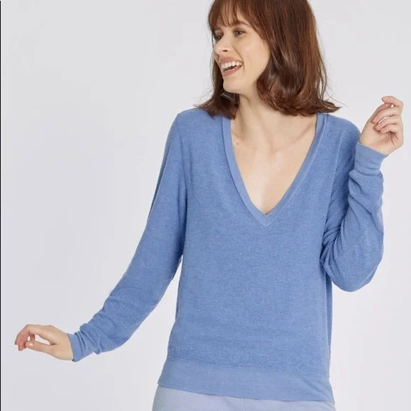 NWT Wildfox Dusk Blue Baggy Beach Jumper Deep V Sweatshirt - Picture 3 of 5